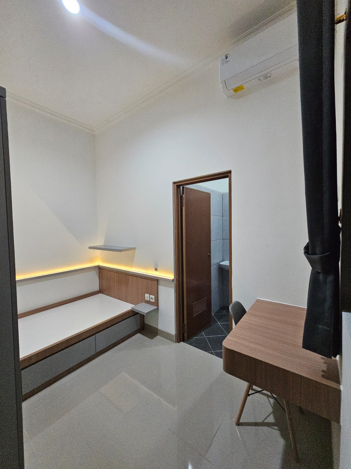 Kamar DominiKos